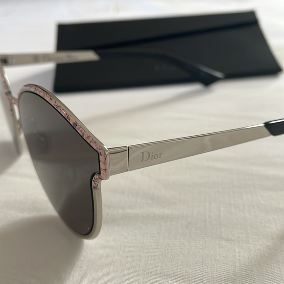 Dior Symmetric Sunglasses - Picture 2 of 6